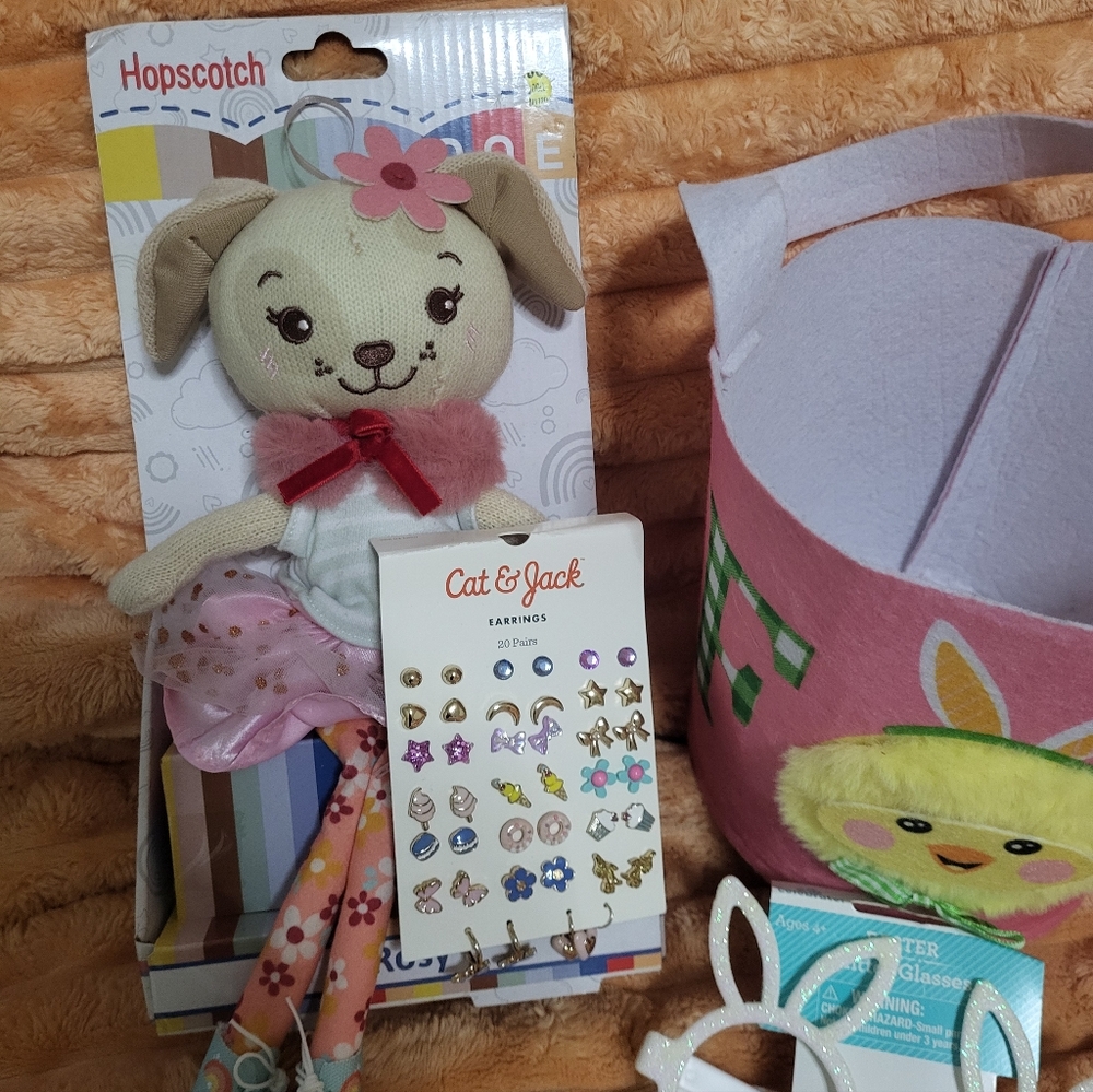 Easter Basket & Accessories - Picture 3 of 3